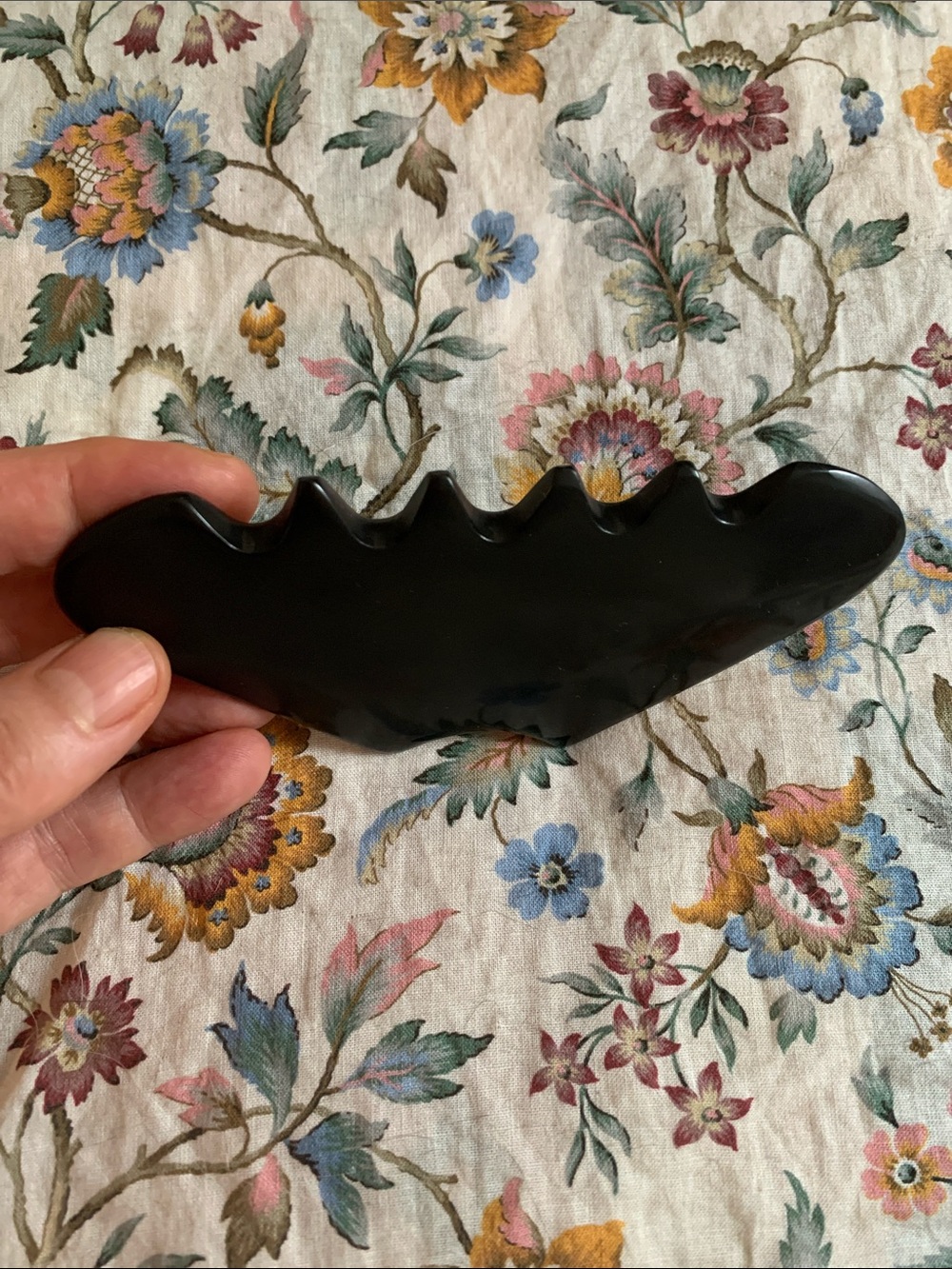 Wildling Empress Gua Sha Stimulating Scalp Comb - Picture 3 of 4